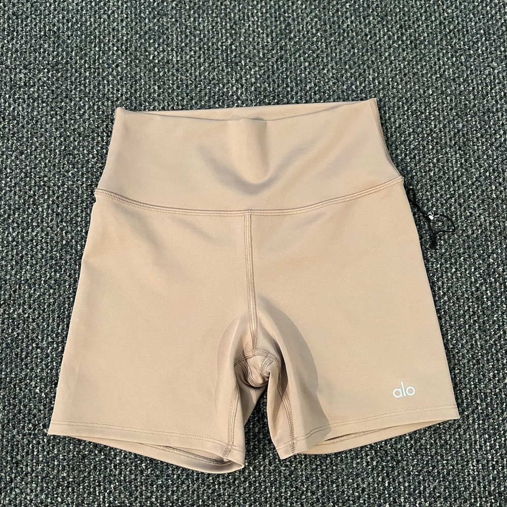 ALO Yoga Women's Mocha 3" High-Waist Airlift Shorts